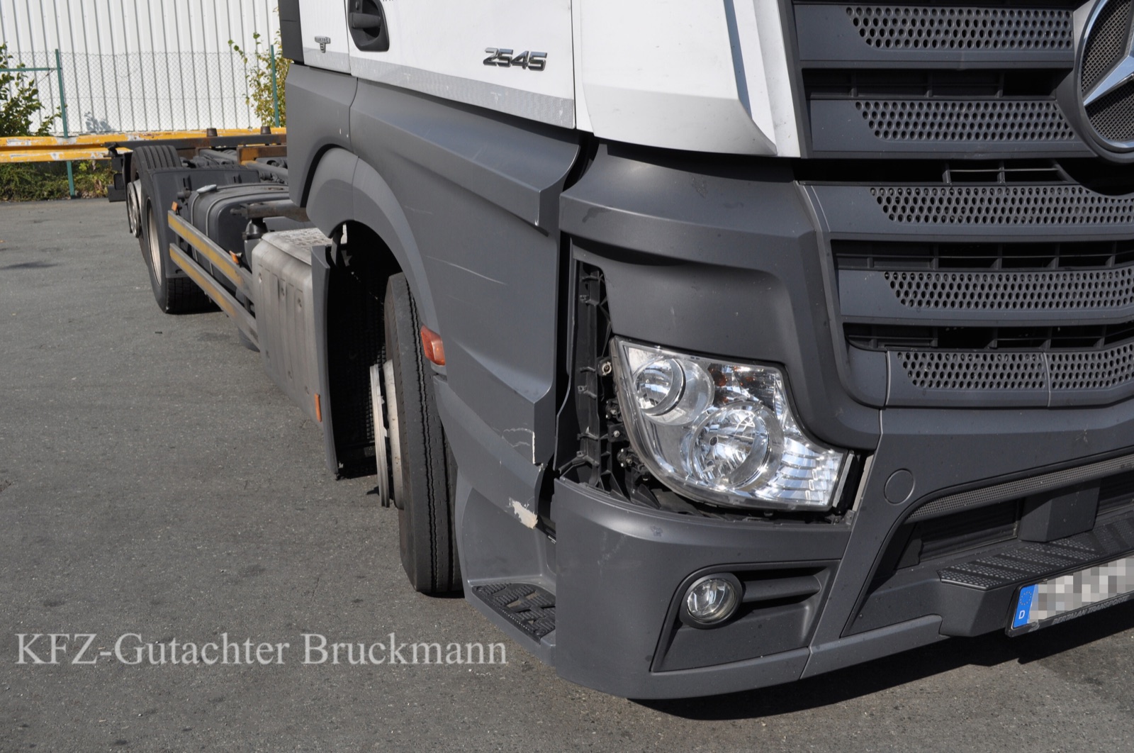 LKW-Schaden bei einer KFZ-Begutachtung